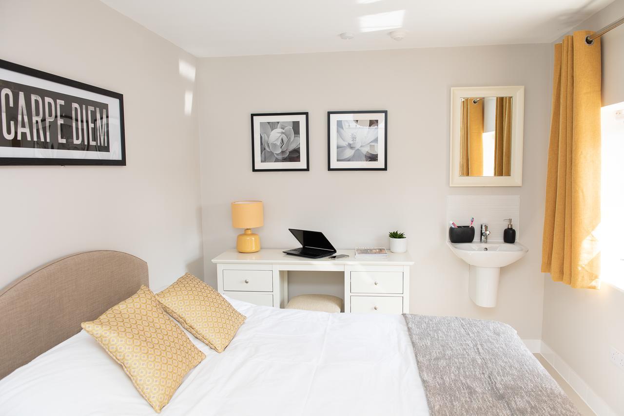 Pinehill Rooms Ридинг Экстерьер фото