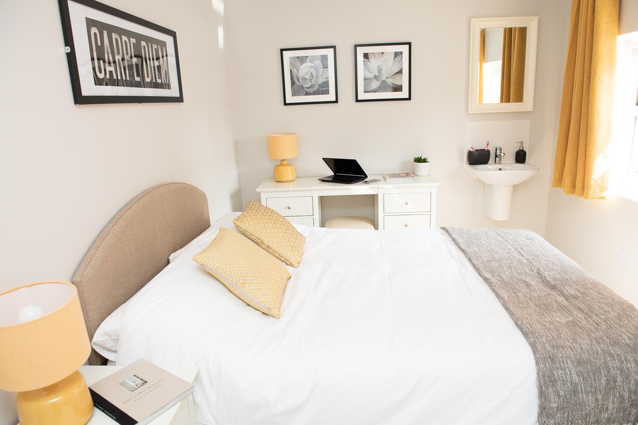 Pinehill Rooms Ридинг Экстерьер фото
