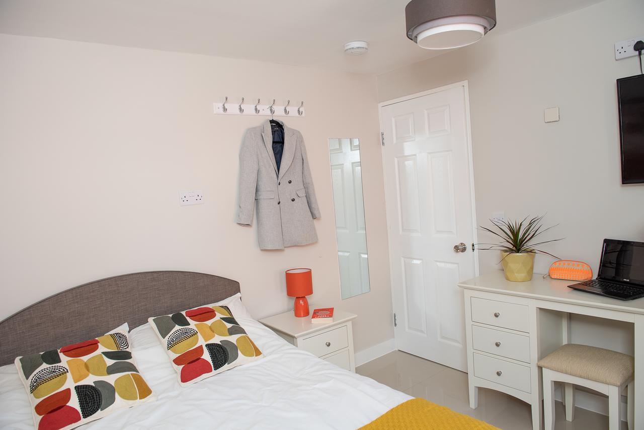 Pinehill Rooms Ридинг Экстерьер фото