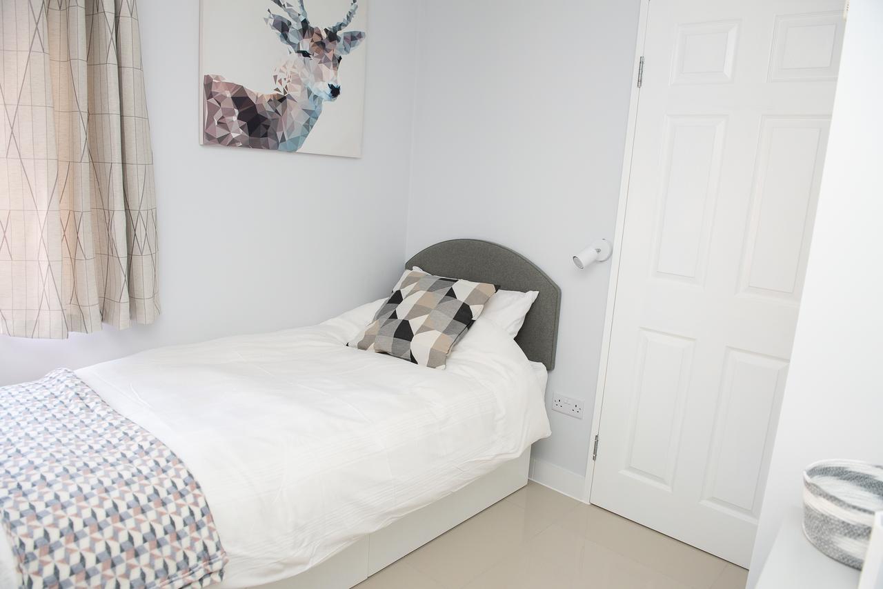 Pinehill Rooms Ридинг Экстерьер фото